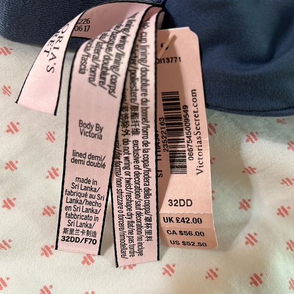 Victoria’s Secret Body by Victoria blue lined demi size 32DD - Picture 5 of 6